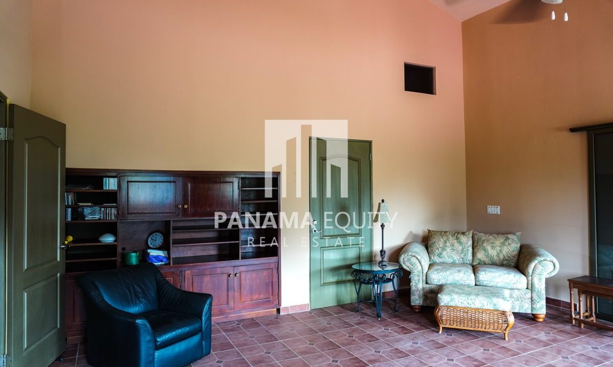 Valencia House for Sale in Altos del Maria (8)