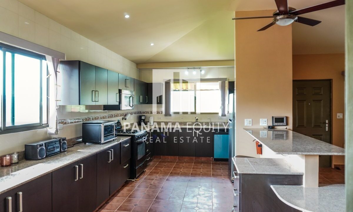 Valencia House for Sale in Altos del Maria (3)