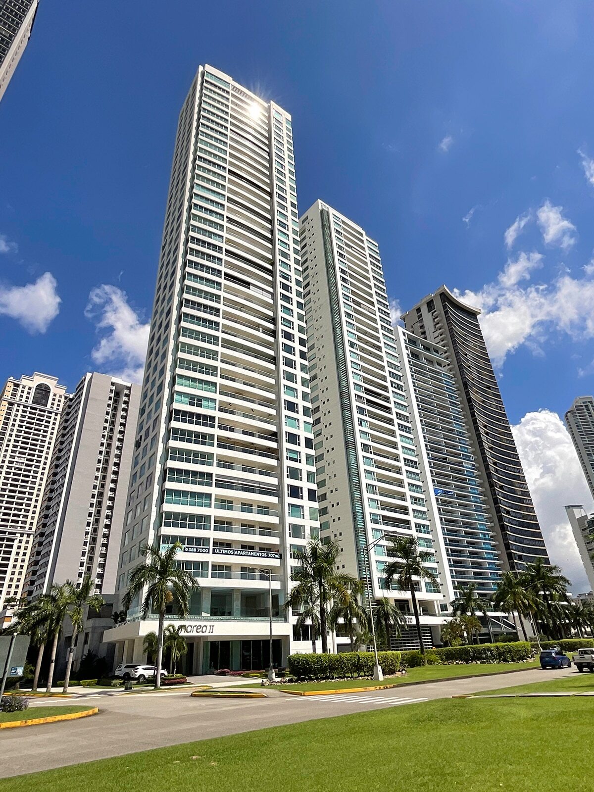 Marea 2 Panama facade showing the building in Costa del Este