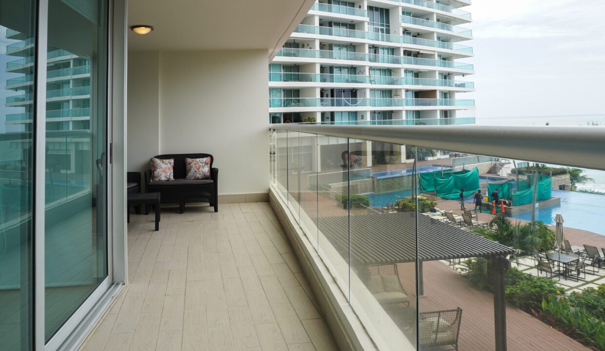 Low floor two-bedrooms condo for sale at Bahia-17