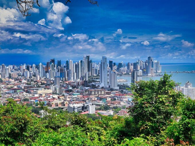 Image of Panama City from the Metropolitan Park