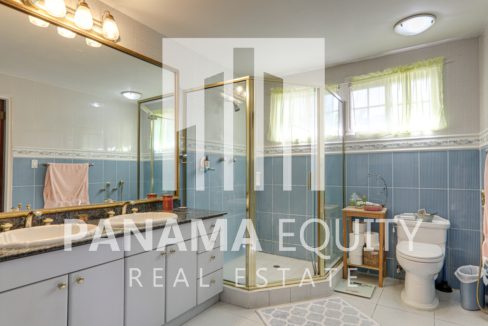 Single-family 3-Bedroom home for sale in Altos del Golf Panama (17)