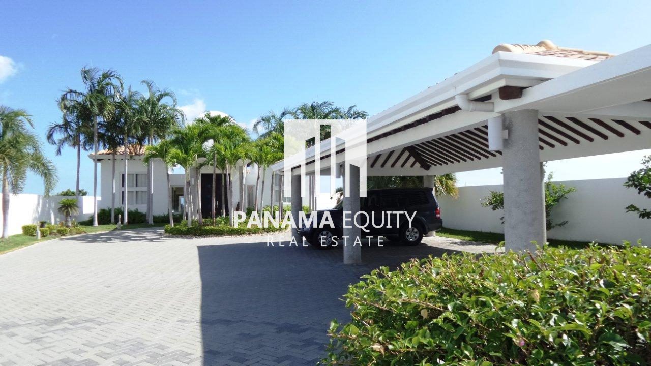 Villa Palm Beach – Casa Lujosa Frente al Mar en PANAMÁ