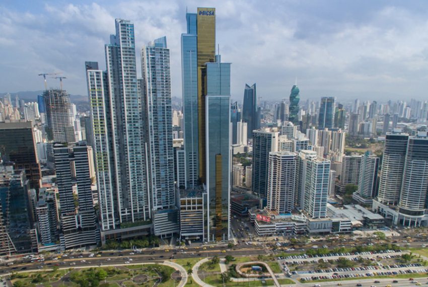 Fuertes Cifras de Medio Año para la Economía de Panamá