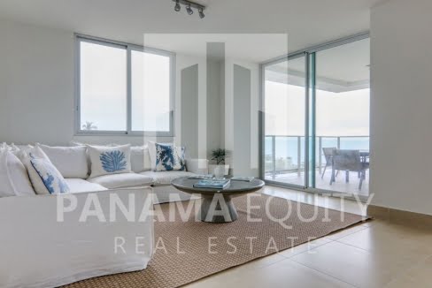 pacific_tower_rio_mar_panama_apartment_for_sale_family_room