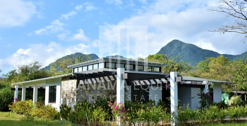 Mountain Home for sale in El Valle Panama
