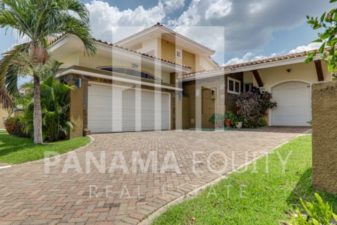 tucan panama house for sale40