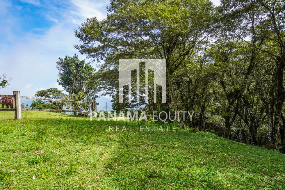 Residential Lot High In The Mountains Of Altos Del Maria Panama