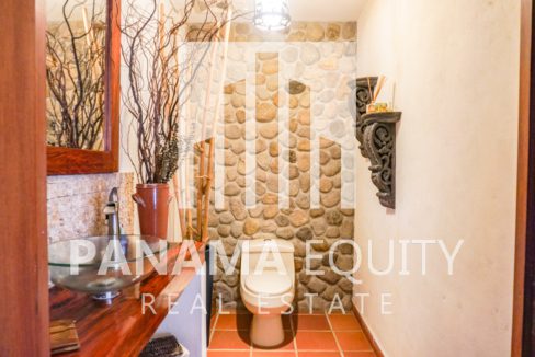 Three-Story house for Sale in El Valle-15