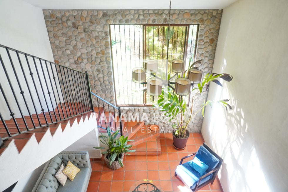 Three-Story house for Sale in El Valle-27