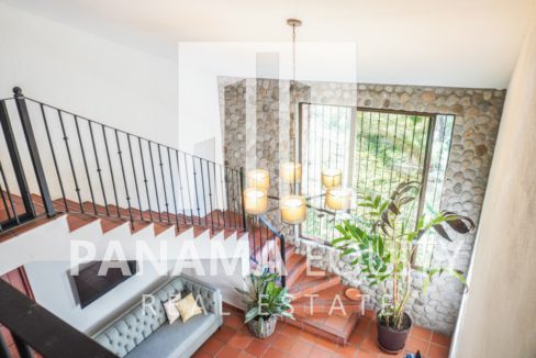 Three-Story house for Sale in El Valle-28