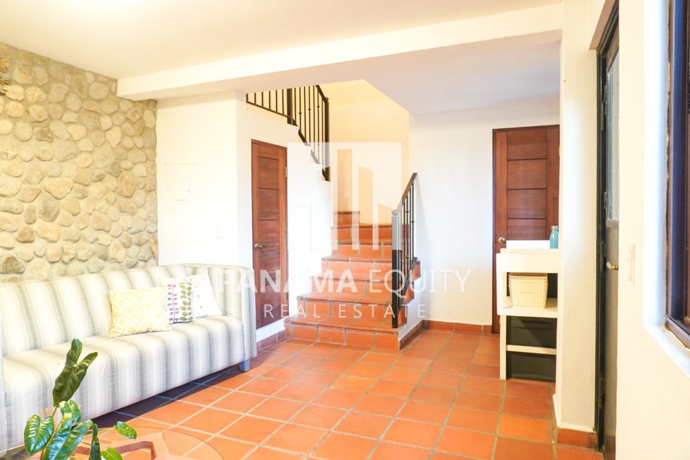 Three-Story house for Sale in El Valle-36