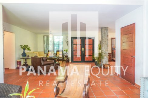 Three-Story house for Sale in El Valle-6