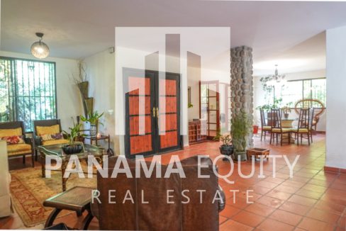 Three-Story house for Sale in El Valle-7