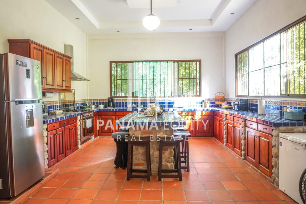 Three-Story house for Sale in El Valle-8