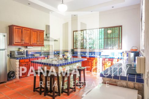 Three-Story house for Sale in El Valle-9
