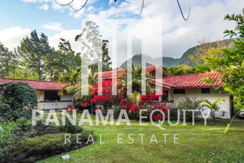 Clarks House For Sale in El Valle