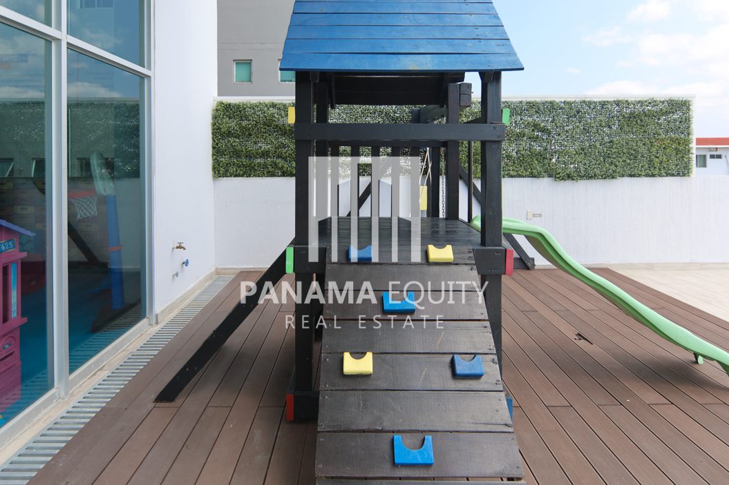 Three-Bedroom Furnished Condo For rent in Altos del Golf Panama (25)