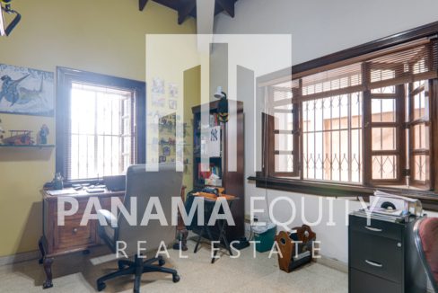 Two-Story Home for sale in San Francisco Panama (5)