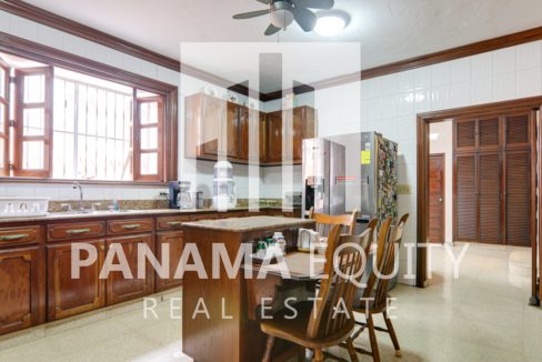 Two-Story Home for sale in San Francisco Panama (7)