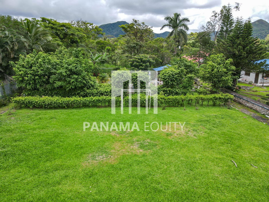 Residential Lot For Sale In A Quiet Neighborhood Of El Valle, Panama
