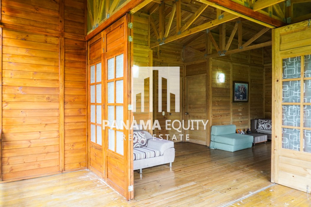 Wooden House For Sale in El Valle-12