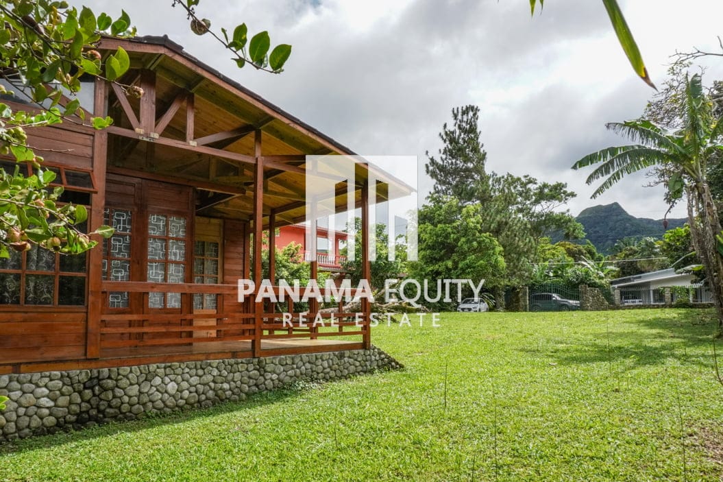 Wooden House For Sale in El Valle-8