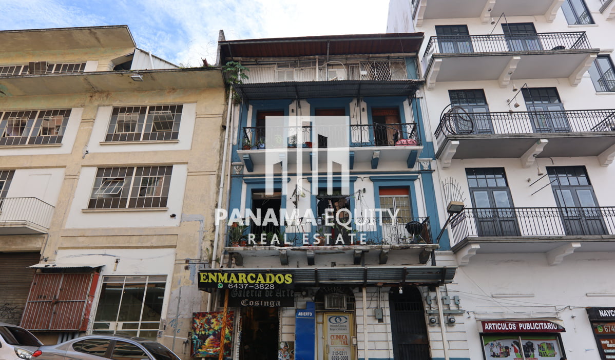 A Truly Excellent Location in This Casco Antiguo Building For Sale