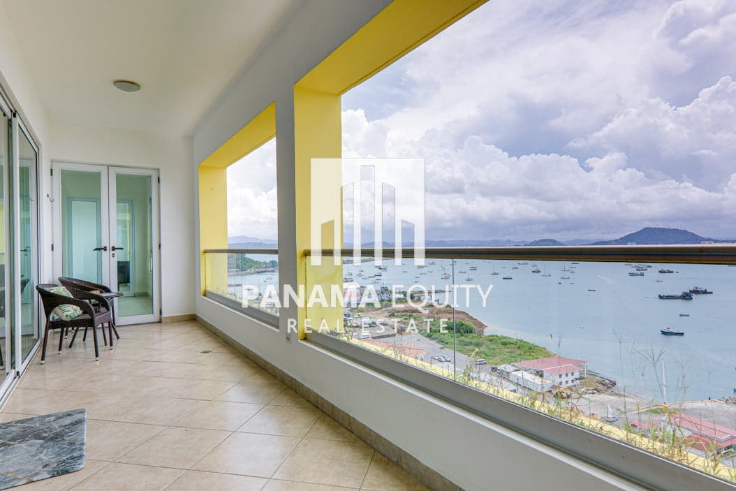 Three bedrooms fully furnished apartment for sale in Causeway Amador(4)
