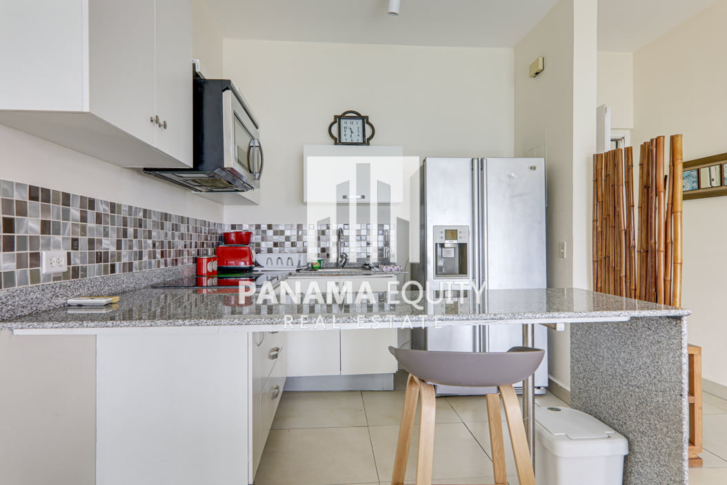 Two bedrooms fully furnished apartment for sale in Causeway Amador(4)