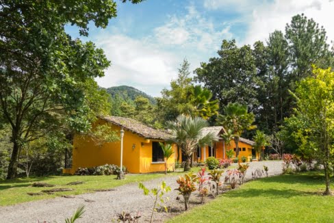 Laurel hacienda For Sale in Altos del Maria-2