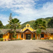 Laurel hacienda For Sale in Altos del Maria