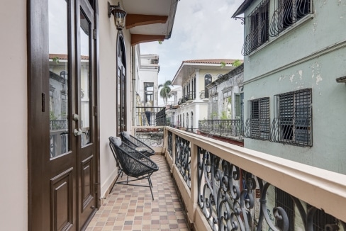 Cuatro Casas Casco Viejo Panama condo for rent