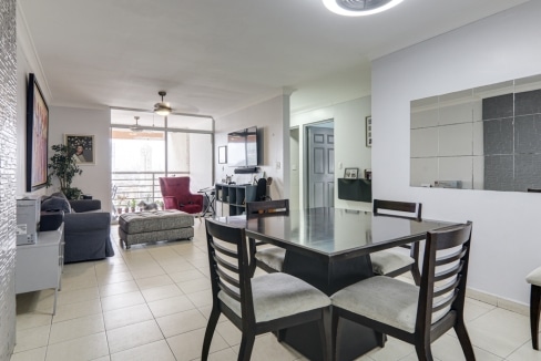 Cozy 3-bedroom apartment for sale in El Cangrejo Panama (3)