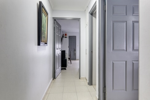 Cozy 3-bedroom apartment for sale in El Cangrejo Panama (5)