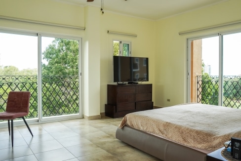 Three-Bedroom Condo For Sale in Coronado-18