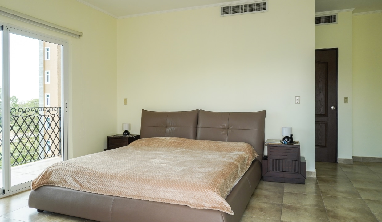 Three-Bedroom Condo For Sale in Coronado-19