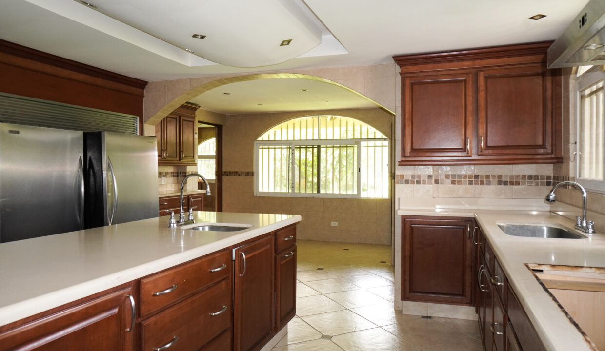 Main Street Fixer-Upper for Sale in El Valle