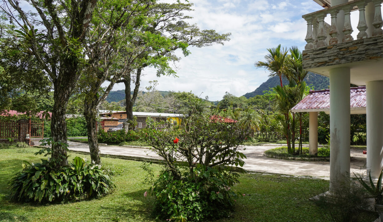 Main Street Fixer-Upper for Sale in El Valle