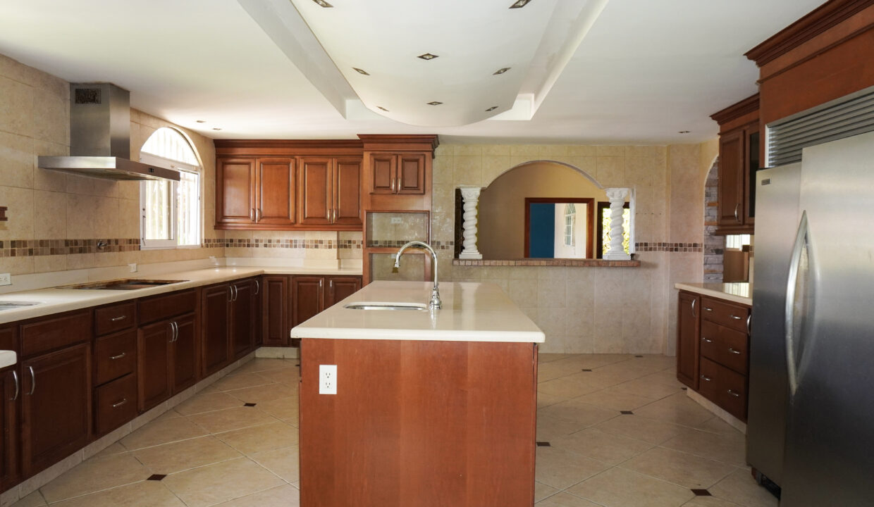 Main Street Fixer-Upper for Sale in El Valle