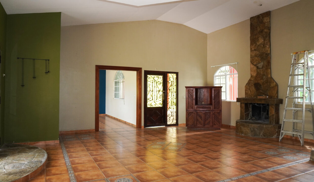 Main Street Fixer-Upper for Sale in El Valle