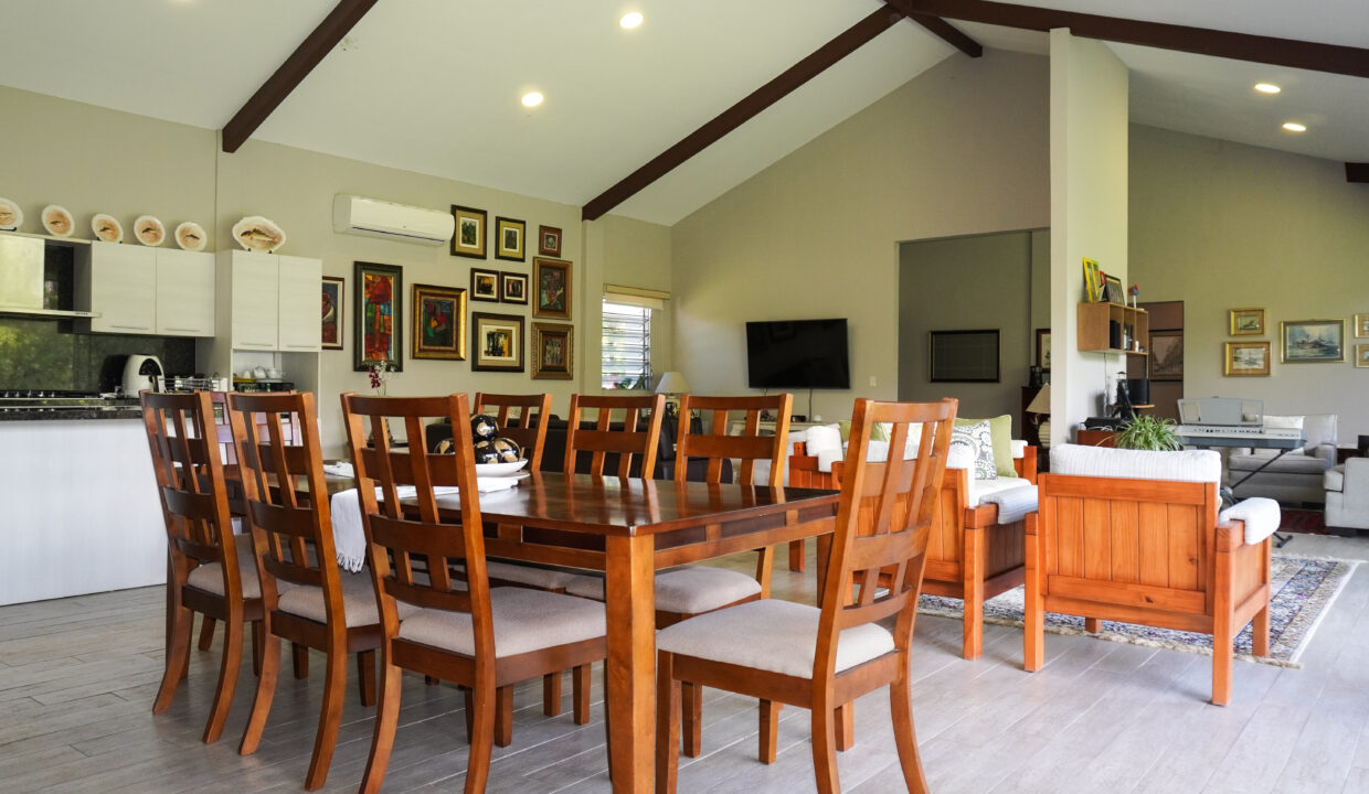 Three Bedroom Home for Sale in El Valle