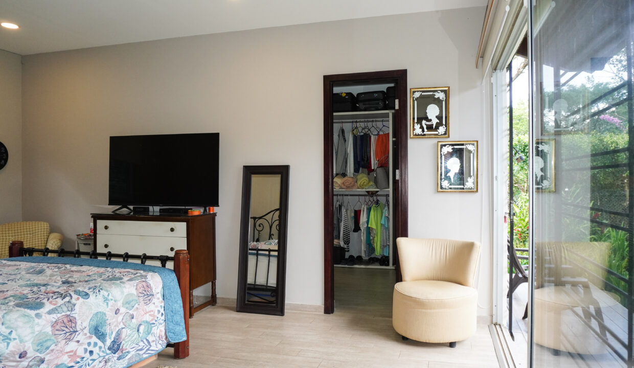 Three Bedroom Home for Sale in El Valle