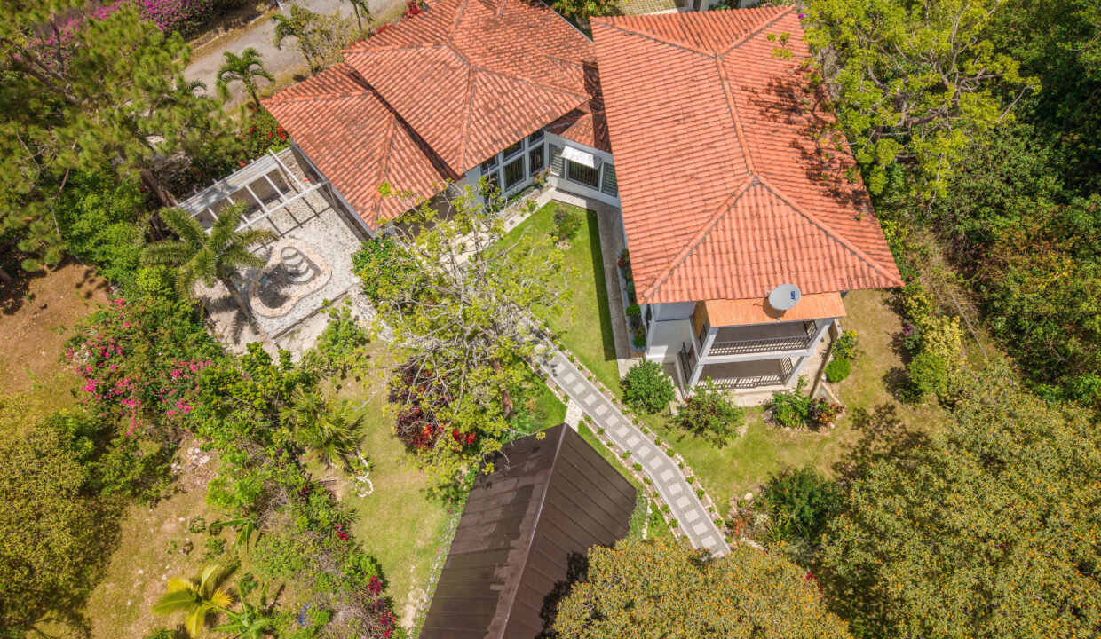 Two-story house for sale in el valle