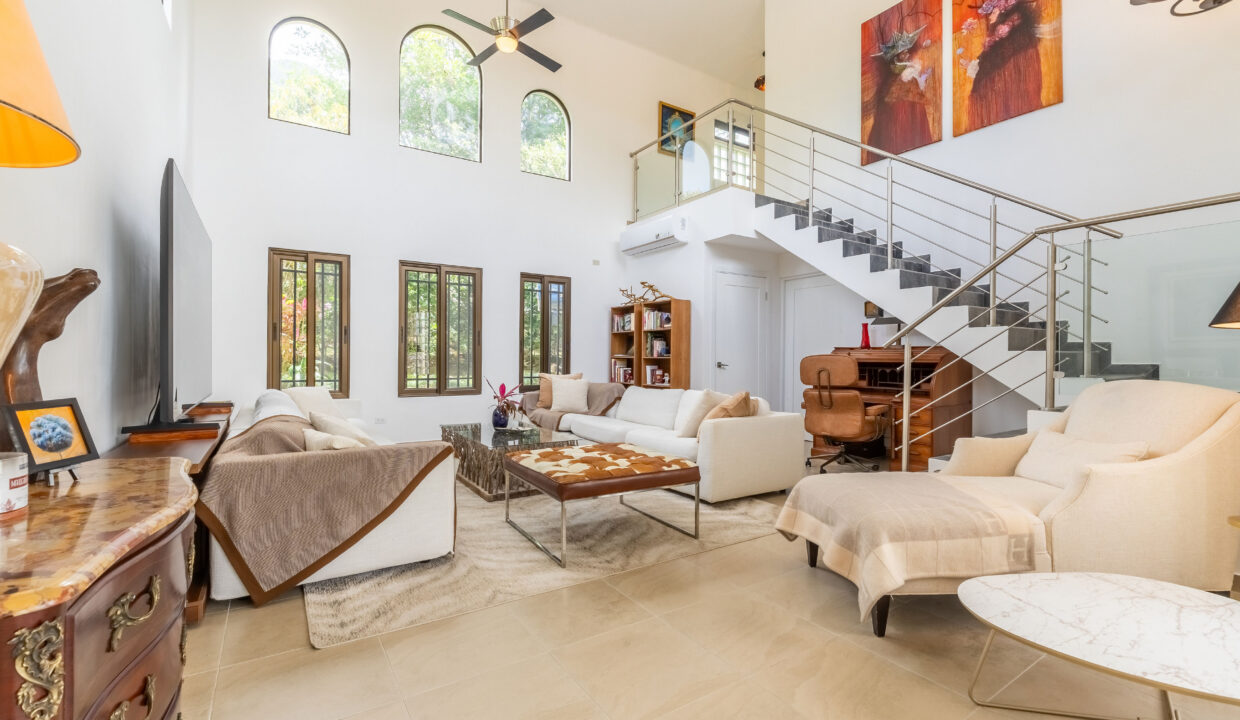 Two-story house for sale in el valle