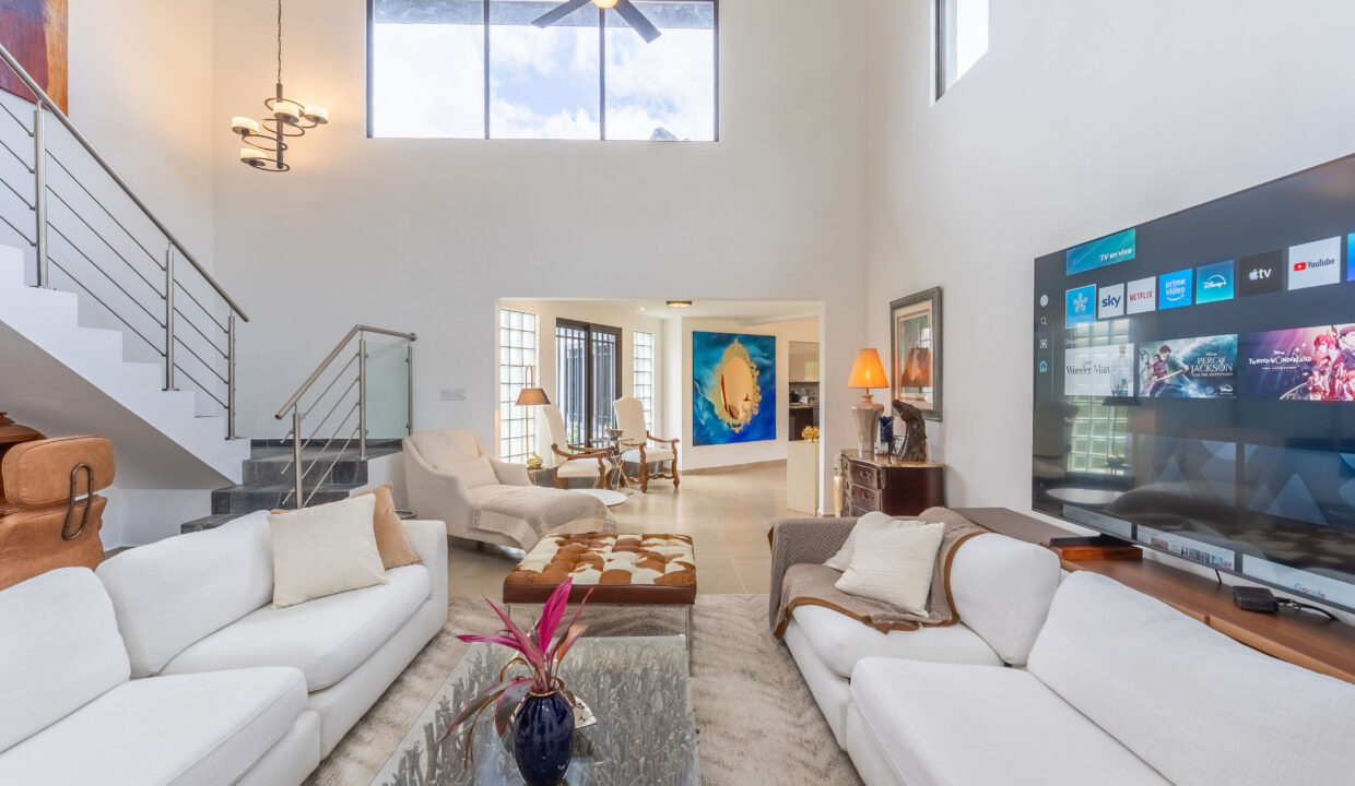 Two-story house for sale in el valle
