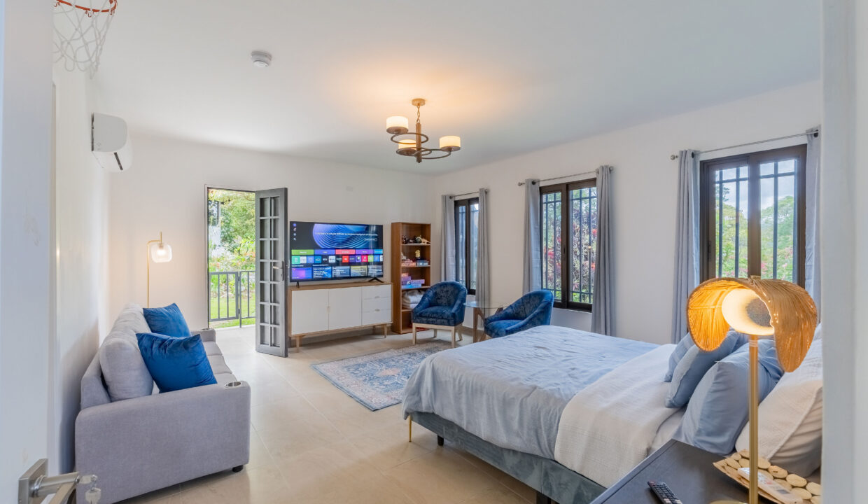 Two-story house for sale in el valle