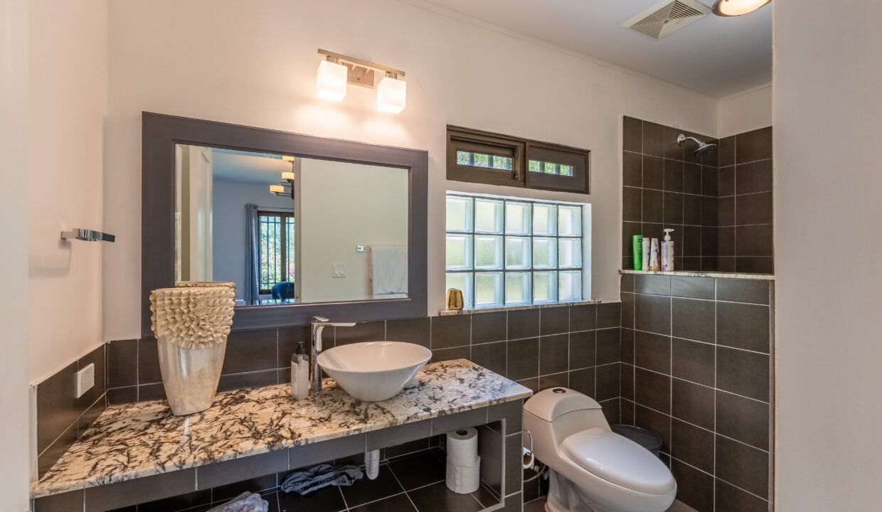 Two-story house for sale in el valle
