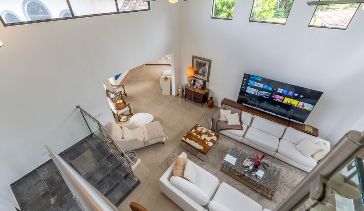 Two-story house for sale in el valle