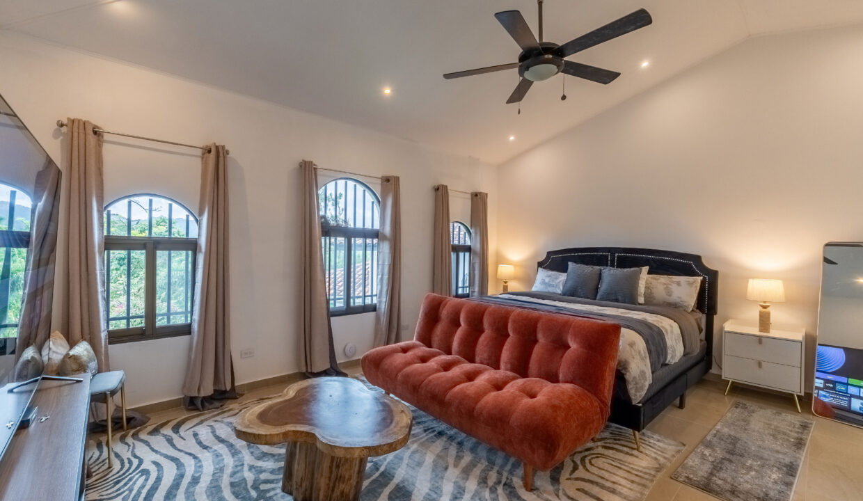 Two-story house for sale in el valle